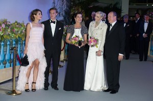 Mlle Charlotte Casiraghi, Mr pierre Casiraghi, Sar la princesse de Hanovre, LLAASS le prince te la princesse de Monaco Bal de la Rose du Rocher SBM 1863-2013 150 ans de la Societe des Bains de Mer imagine par Karl Lagerfeld Soiree donnee au profit de la fondation Princesse Grace« copyright Monte-Carlo SBM/ Pierre VILLARD ».