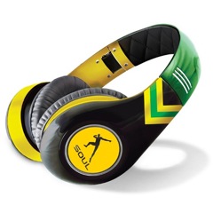 Un casque aux couleurs de la Jamaïque