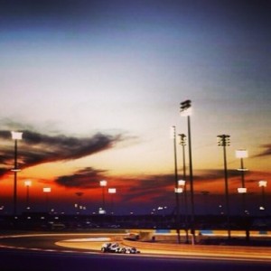 mercedes sur le circuit de Bahrein
