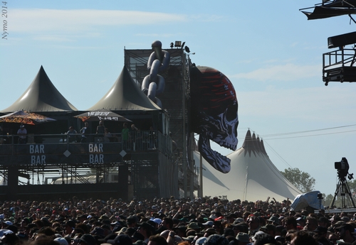 Hellfest Crane gonflable 1