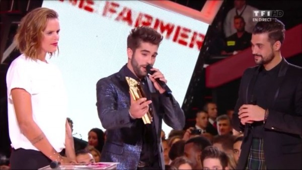 REPLAY NRJ MUSIC AWARDS -Kendji trophée
