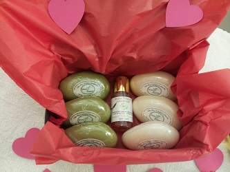 coffret saint valentin savon galet huile jeune pousse coffret-cadeau-savons-huile-jeune-pousse