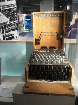 Cabinet de guerre de Churchill : Machine Enigma
