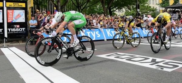 Mark Cavendish à la banane, deuxième victoire à Angers
