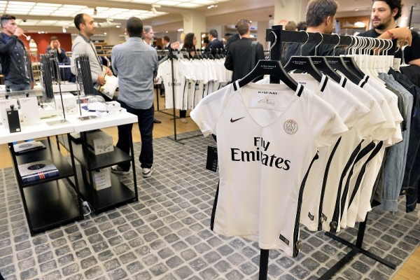 le-psg-invite-dexception-de-lexposition-paris