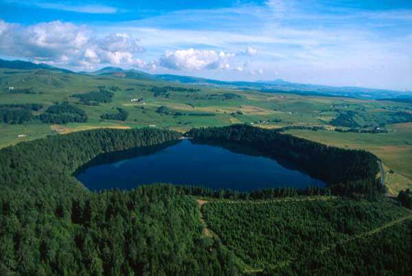 meurtres-en-auvergne-au-lac-pavin