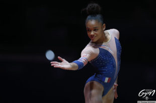Mélanie De Jesus Dos Santos en or