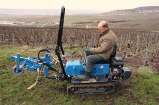 Le micro tracteur est un puissant matériel utilisé pour labourer