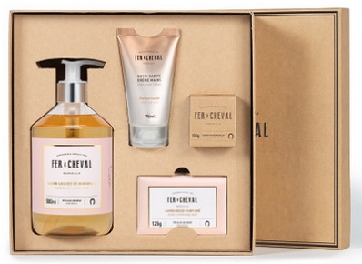 coffret-ouvert-tendresse-rose-savon-fer-cheval coffret-ouvert-tendresse-rose-savon-fer-cheval
