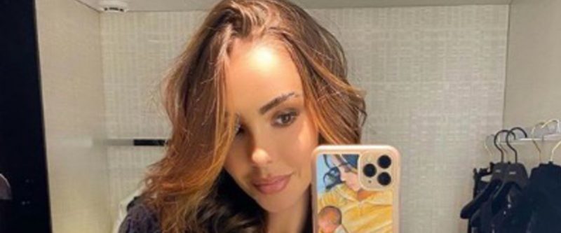 nabilla-animatrice-de-love-island-milann-et-thomas-vont-ils-la-suivre-pour-le-tournage-en-afrique-du-sud-elle-repond