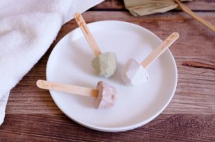 Dentifrices solides Lamazuna sur une assiette blanche