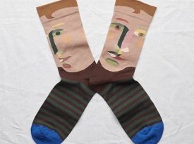 Bonne-Maison-chaussettes-visage-chataigne