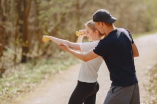 Pour être encadré dans sa pratique, deux options s’offrent aux sportifs qui démarrent : le coaching de groupe, ou le coaching personnel