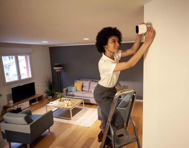 Verisure-installation-alarme-et-cameras-en-interieur
