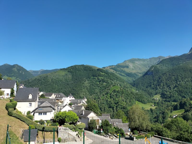 Le village d'Aylius et l'Auberge des Isards @JB Tournié