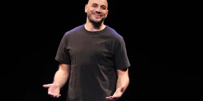 Mehdi Djaadi confirme avec « Couleur Framboise »