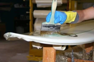 La résine polyester de stratification : la solution durable pour vos projets de rénovation et d’étanchéité