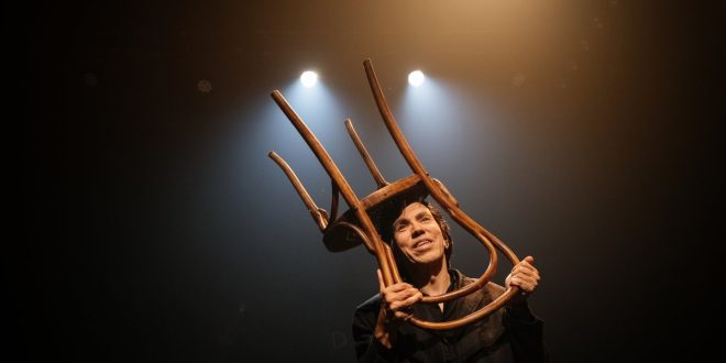 Ça va bien se passer : les mésaventures majestueuses de Robert Bouvier