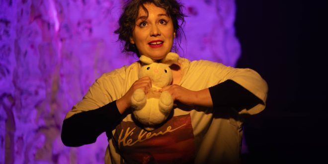 Critique / Pompon de Marion Claisse